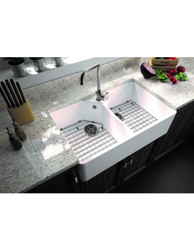 Thomas Denby Vintage 800mm Belfast Kitchen Sink Ceramic Apron Front VIN800 Showing sink Accessories