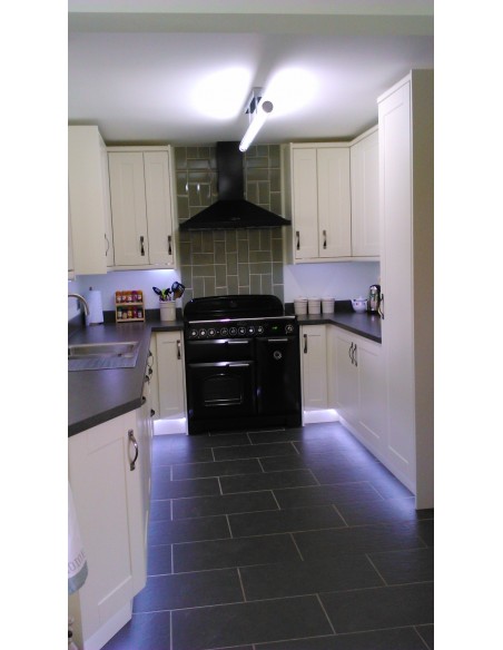 Cologne Hornschurch Ivory Shaker & Axiom Steel Materia Laminate Worktops