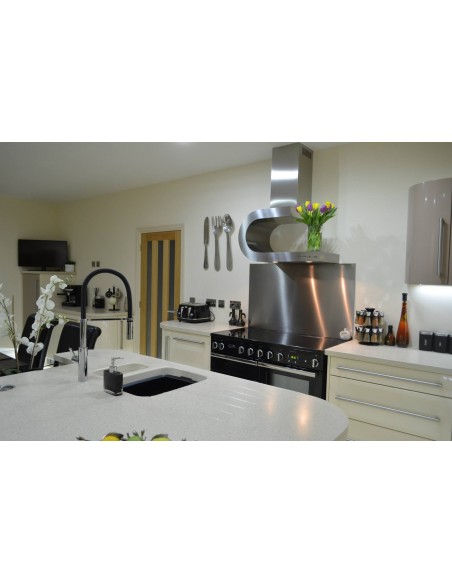 Cream & Cappuccino Gloss Kitchen. Spilsby, Lincolnshire
